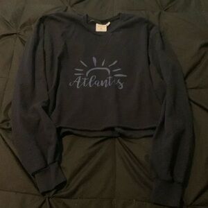 XS long sleeved crop top from Atlantis, Bahamas in dark blue (navy blue).